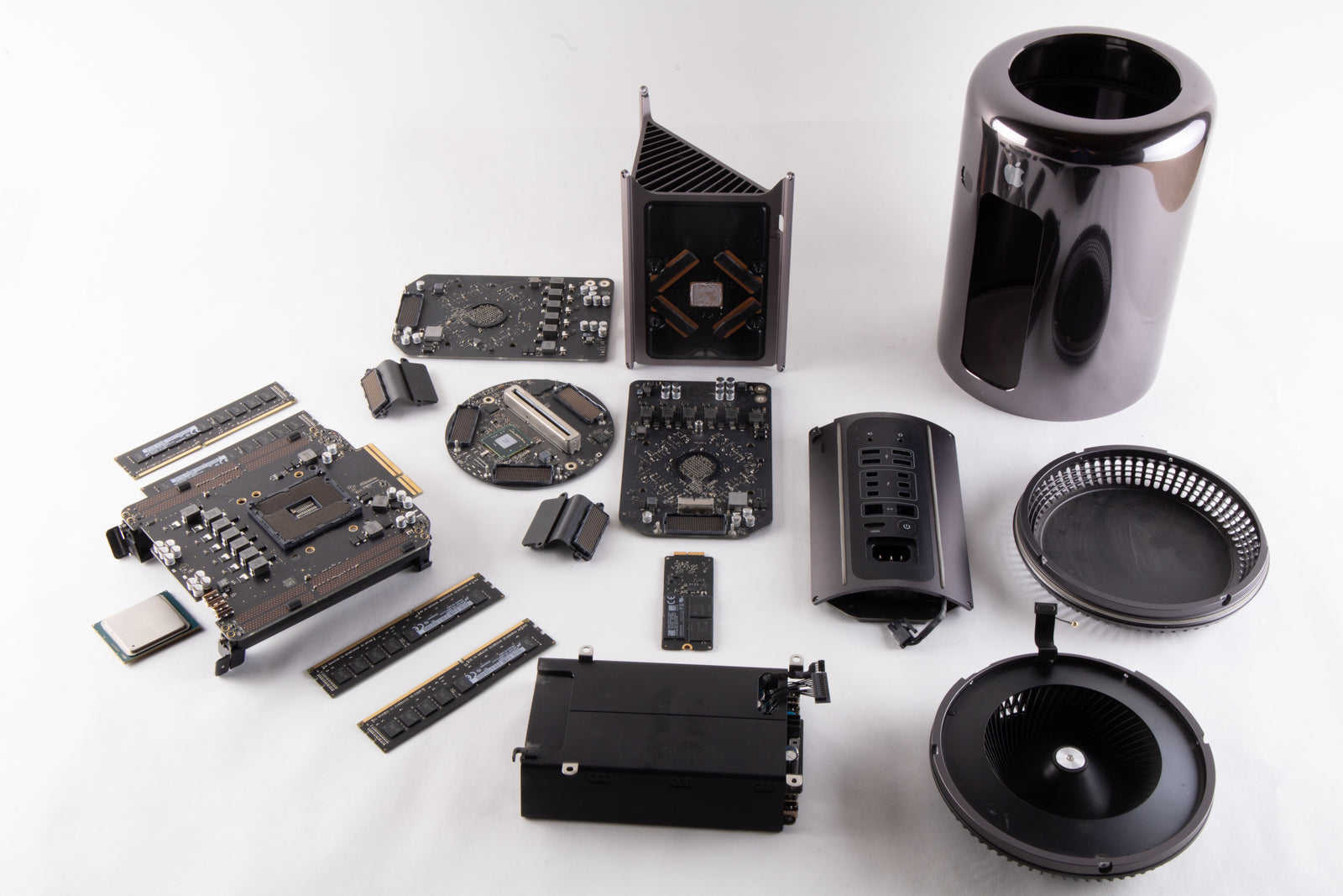 2013 Mac Pro 6,1 Exploded view of parts and components.
