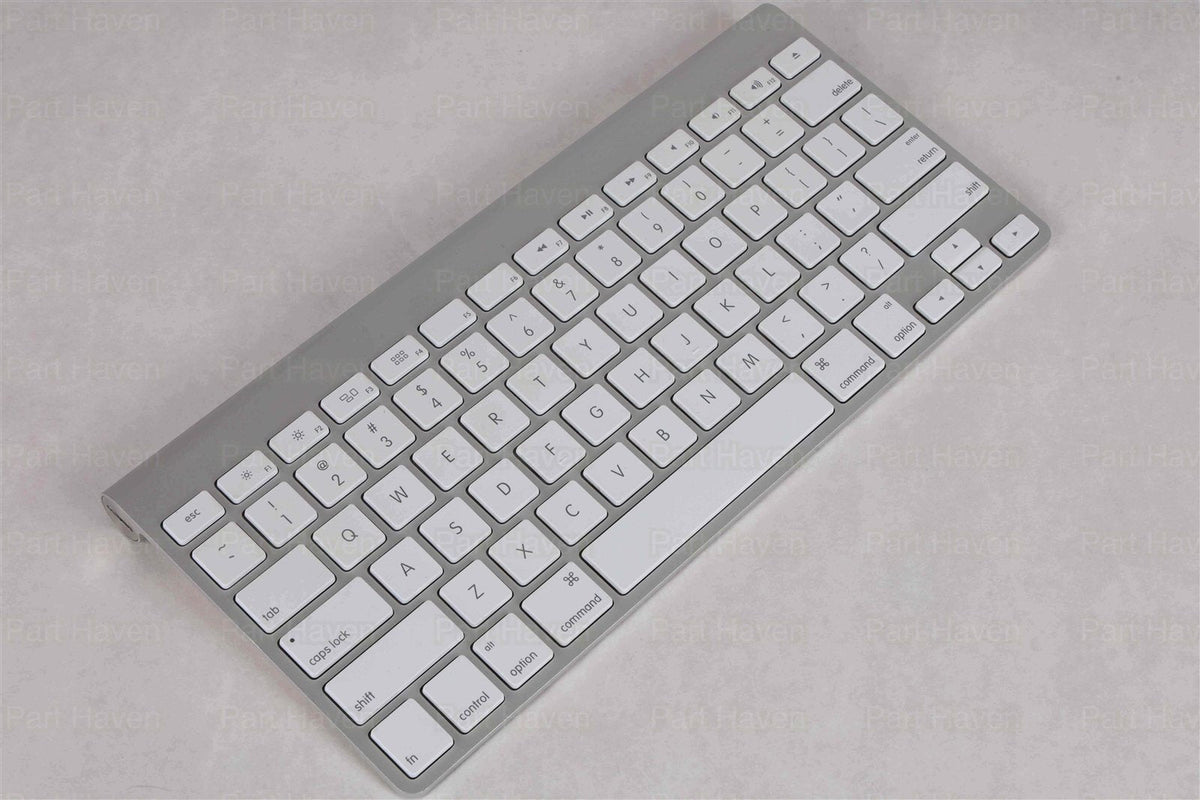 Apple Wireless Bluetooth Keyboard || A1314 || MC184LL/A || 2 AA Batteries Needed