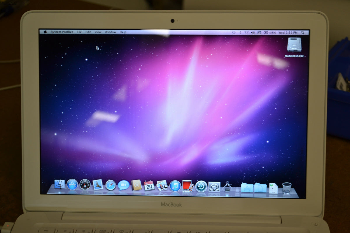 Apple 13 inch Macbook Unibody A1342 Complete Screen Module 661-5443 Grade -B-