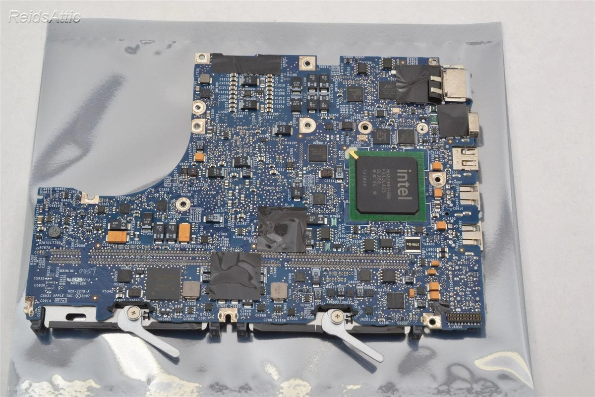 Apple Macbook 13" A1181 2008 MB403LL/A 2.4GHz Logic Board 820-2279-A