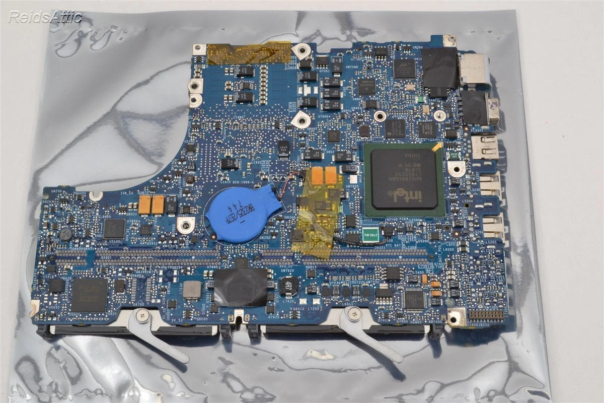 APPLE 13" A1181 MacBook 2,1 2.0 GHz Core 2 Duo Logic Board T7200 820-1889