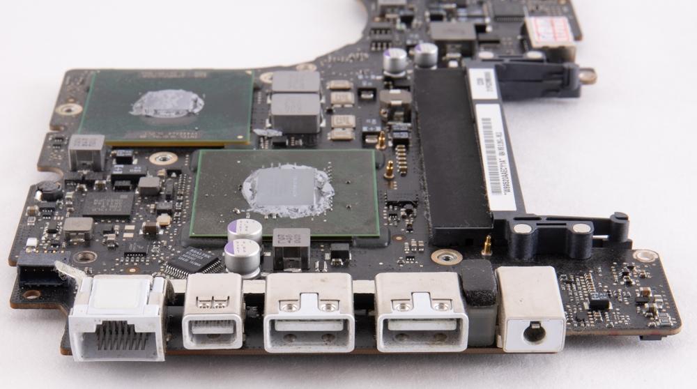 Apple 13 inch Macbook Unibody A1342 2009 2.26Ghz Logic Board 820-2883-A 661-5589