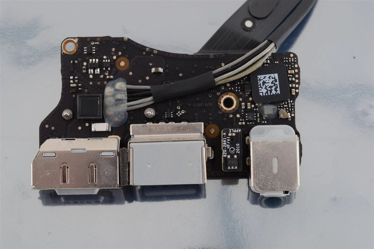 Apple 13" MacBook Air A1369 Mid 2011 - I/O BOARD MAGSAFE AUDIO USB - 820-3057