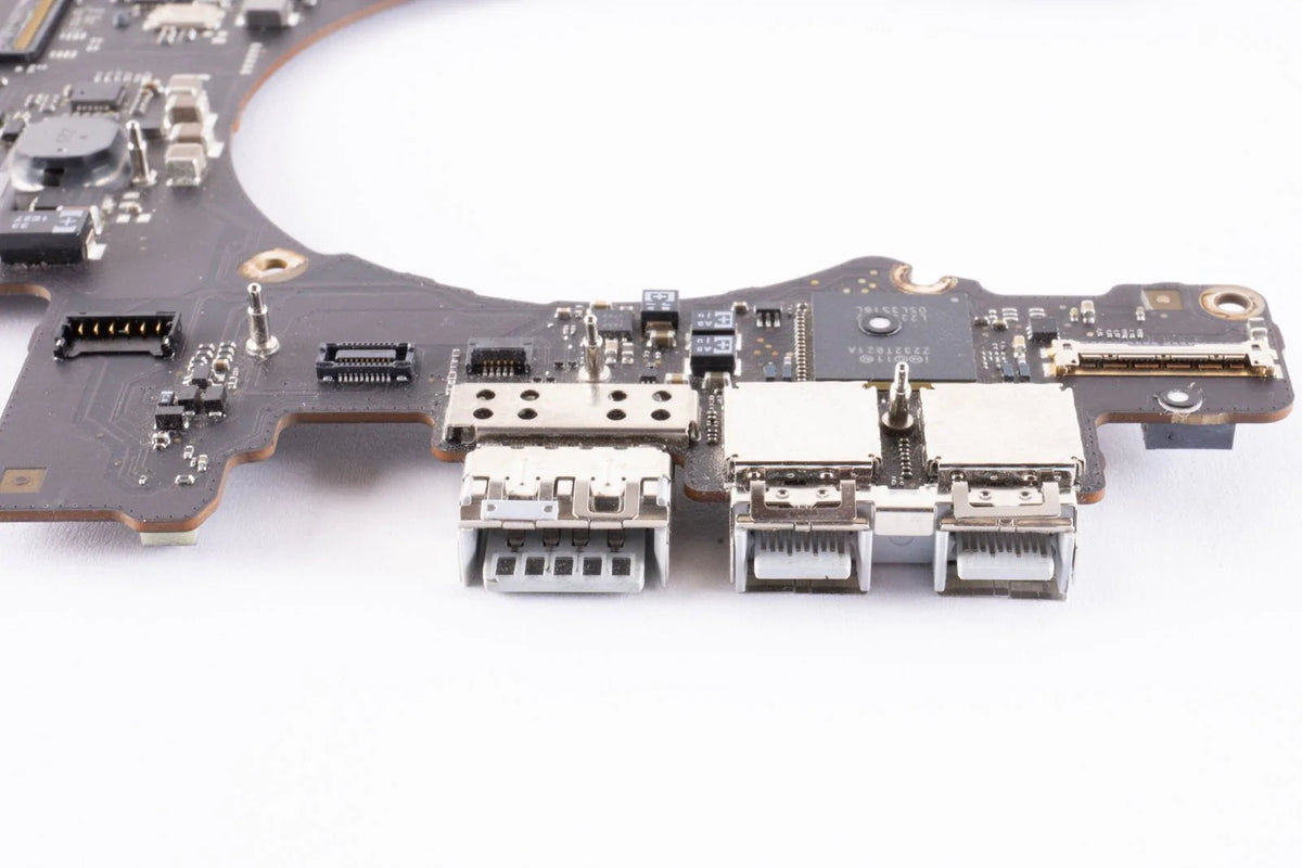 Apple MacBook Pro 15" Retina 2.3GHz 8GB Ram Logic Board 2012 661-6481 820-3332