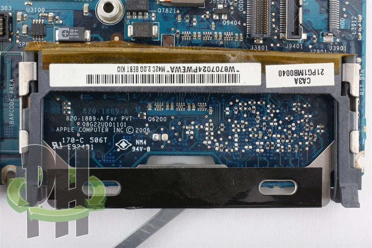 APPLE 13&quot; A1181 MacBook Black 2,1 2.0 GHz Core 2 Duo Logic Board T7200 820-1889