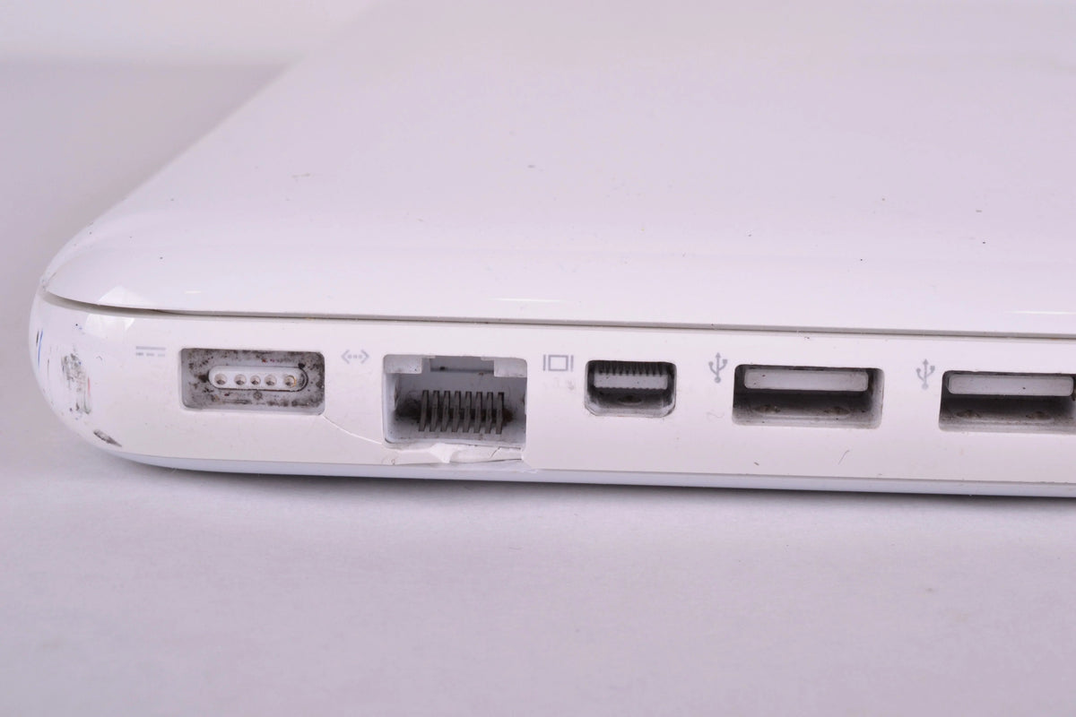 13" MacBook Unibody (White) 2.4GHz MC516LL/A A1342 Mid 2010 - Good Condition
