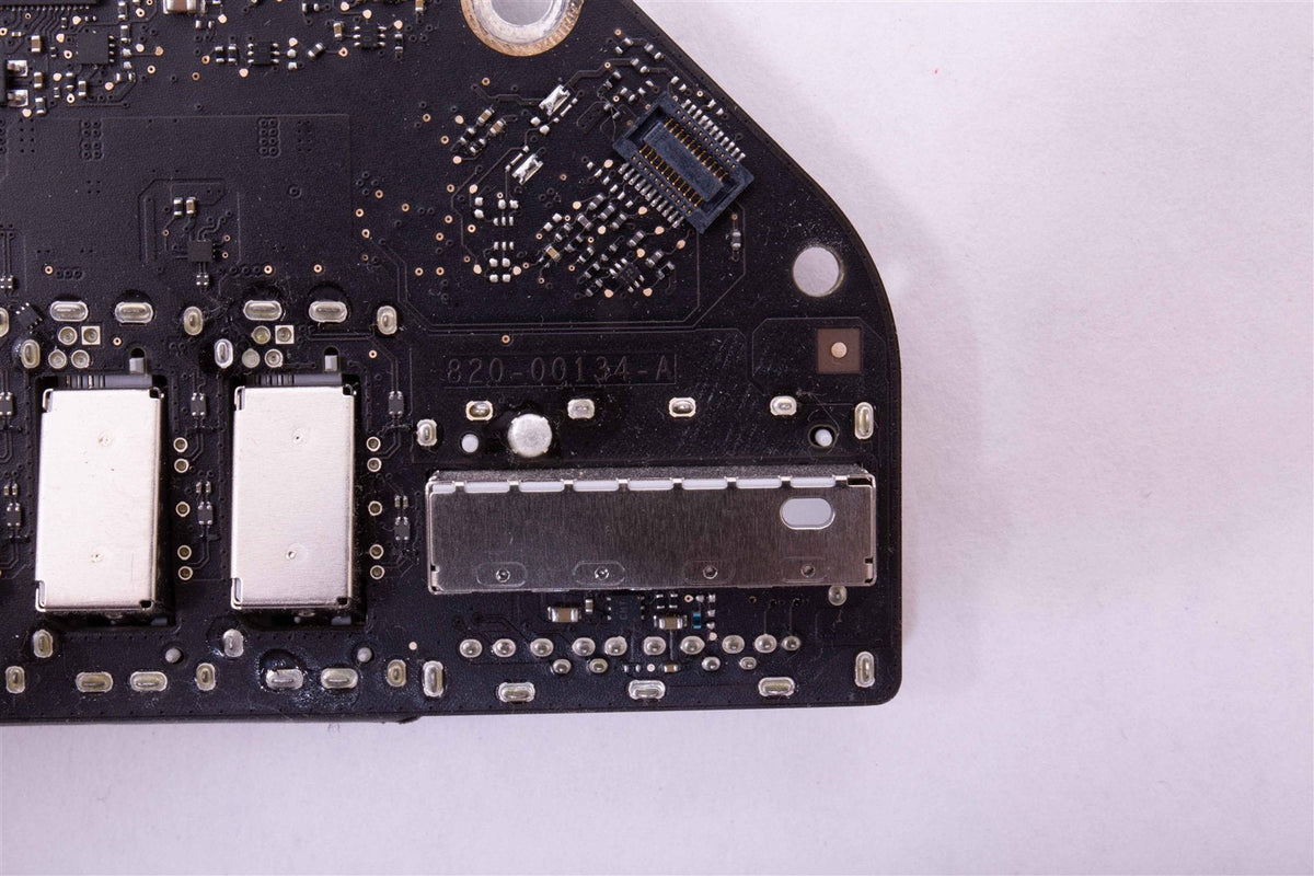 iMac 27" A1419 Late 2015 Logic Board W/ 2 GB AMD Radeon R9 M395 GPU *NO CPU*