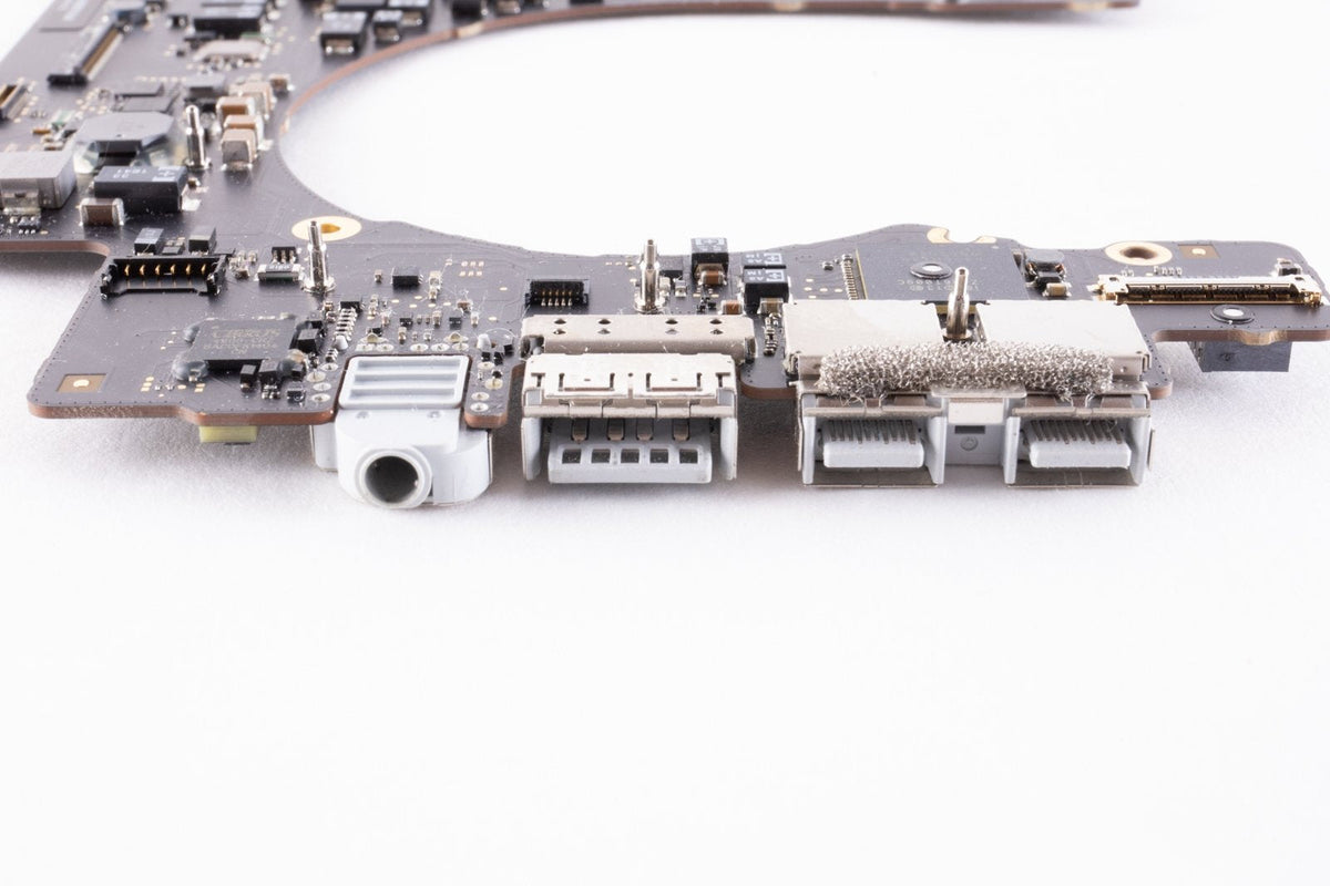 15" MacBook Pro Retina Late 2013 Logic Board i7 2.0GHz 8GB Ram (IG)
