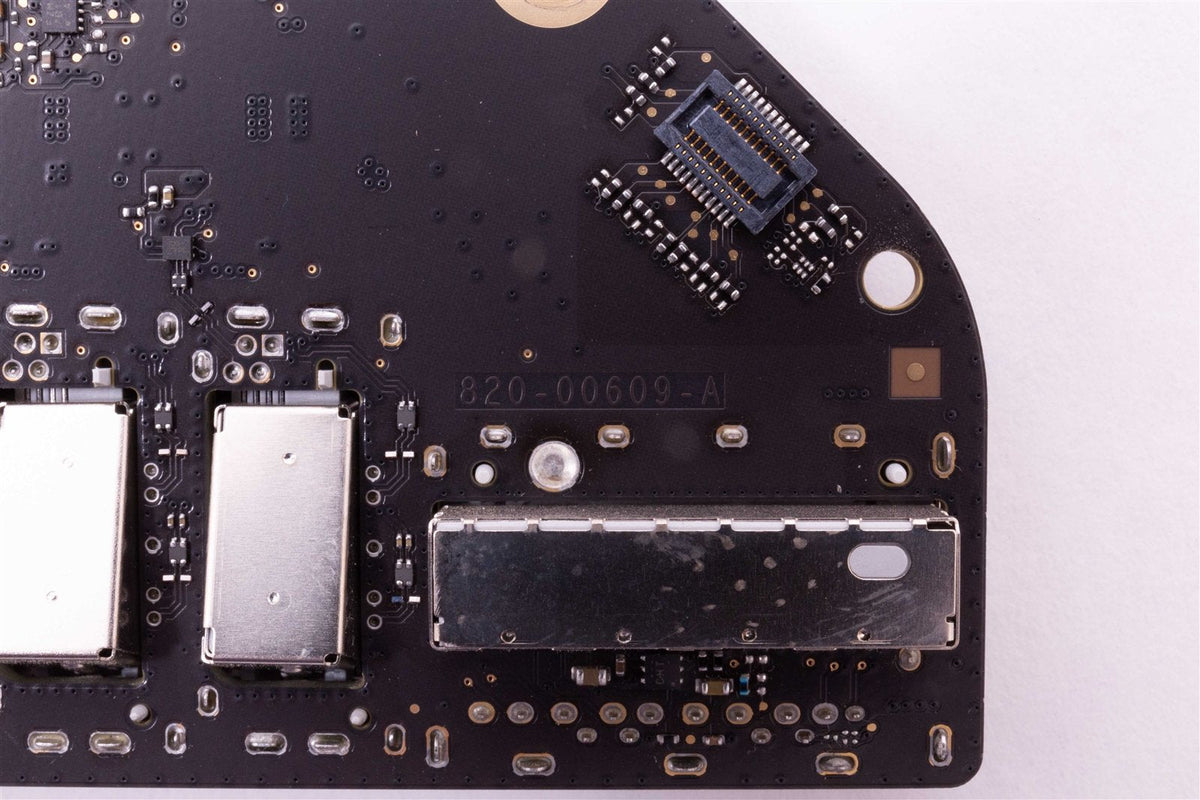 Retina 5K iMac 27" A1419 Mid 2017 Logic Board W/8GB AMD Radeon Pro 580 *NO CPU*