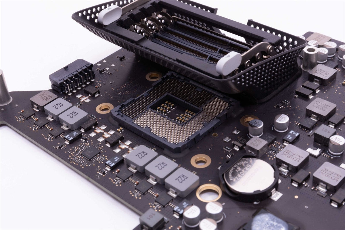 Retina 5K iMac 27" A1419 Mid 2017 Logic Board W/8GB AMD Radeon Pro 580 *NO CPU*