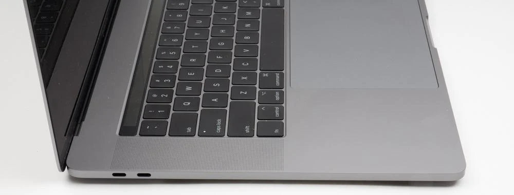 15" MacBook Pro Retina Mid 2017 2.8GHz I7 Quad Core 1 TB HD 16GB RAM A1707-3162