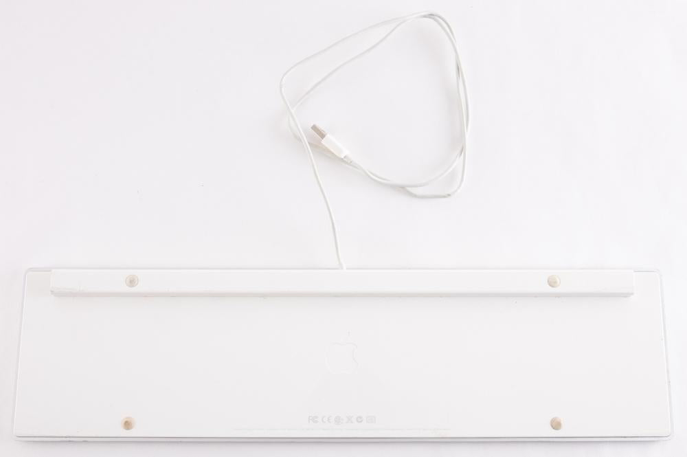 Broken Lot of 30 - Apple A1243 MB110LL/A Aluminum USB Keyboard W/ Numeric Keypad