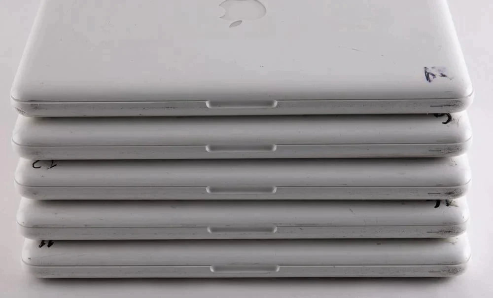 13" MacBook Unibody (White) 2.26GHz 250GB HD 2GB RAM MC207LL/A A1342 2009