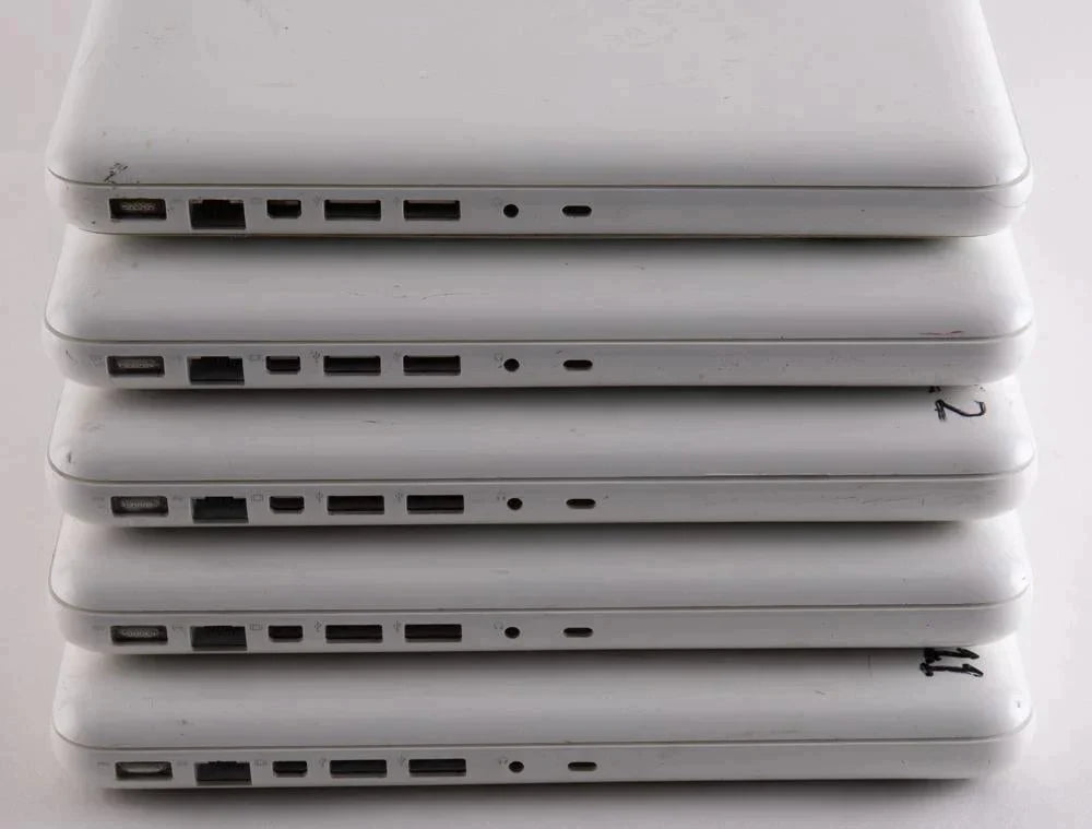 13" MacBook Unibody (White) 2.26GHz 250GB HD 2GB RAM MC207LL/A A1342 2009