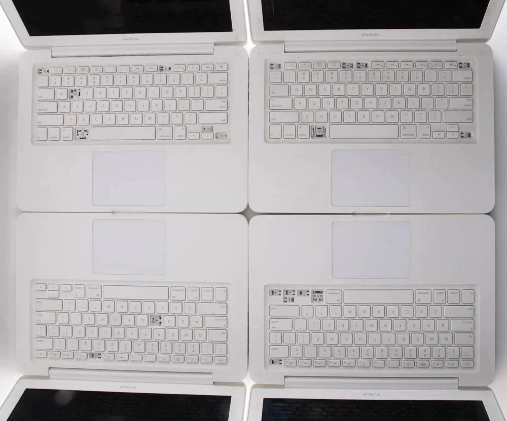 13" MacBook Unibody (White) A1342 2.26GHz w/charger || No HDD No Ram No Battery