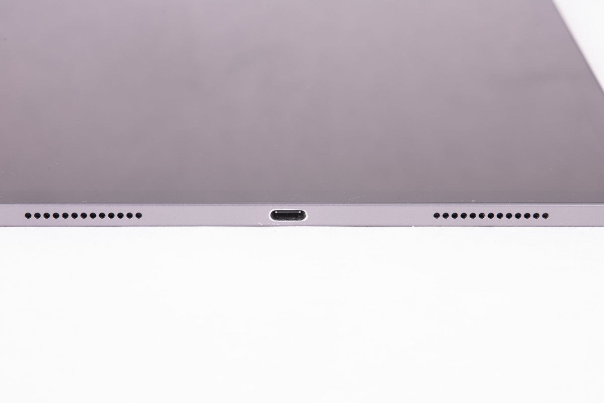 11" iPad Pro WI-FI A1980 - 256GB - Space Gray - Good Condition With Zagg Case