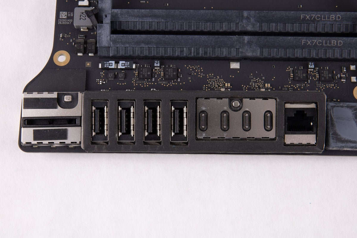 Retina 5K iMac Pro 27" A1862 2017 Logic Board W/ AMD Radeon Pro Vega 64*NO CPU*