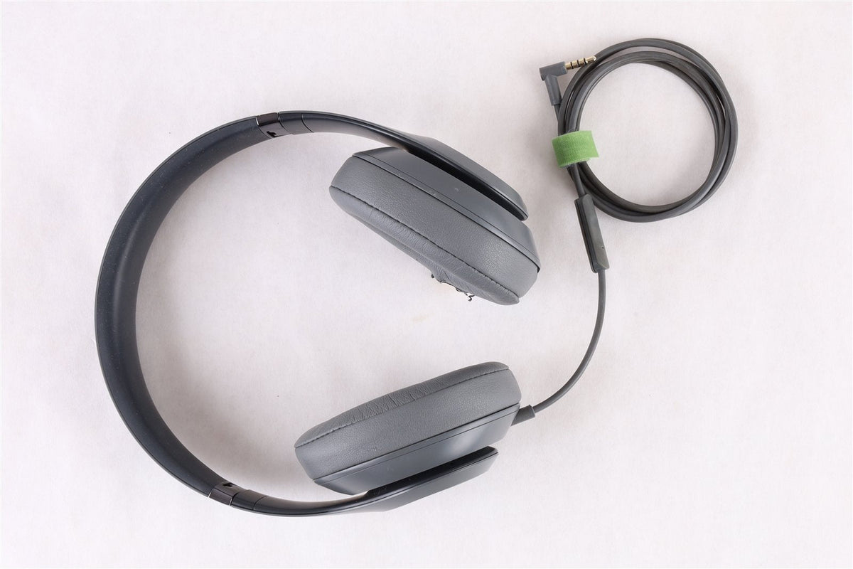 *Read* Beats Studio3 Wireless Noise Cancelling Headphones - Gray -