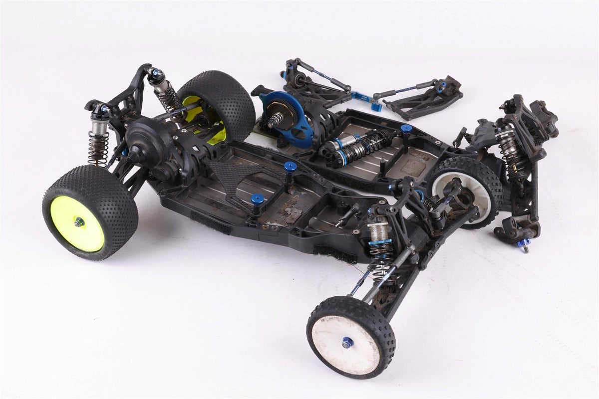 2x Team Associated RC10B5M - One Complete One In Pieces -Plus box of parts