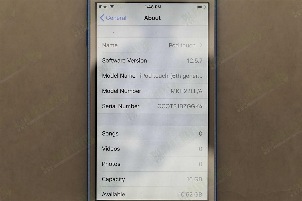 Apple iPod touch || 16GB || Blue || 6th Generation A1574 MKHV2LL/A