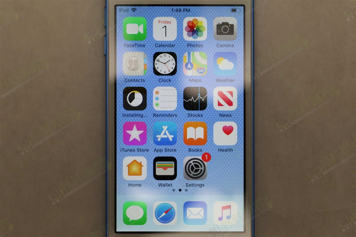 Apple iPod touch || 16GB || Blue || 6th Generation A1574 MKHV2LL/A