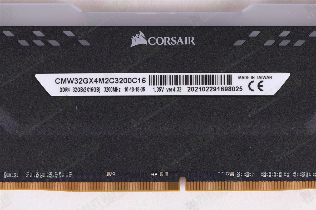CORSAIR VENGEANCE RGB PRO 32GB (2 x 16GB) DDR4 DRAM 3200MHz C16 Memory Kit