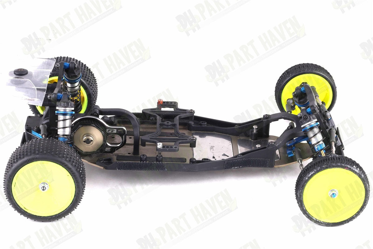 Team Associated RC10 Team Car 6034 || CC Silver Chassis || Unpainted Body + Box